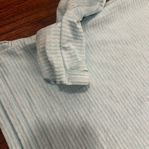 Workout top - Picture 8 of 11